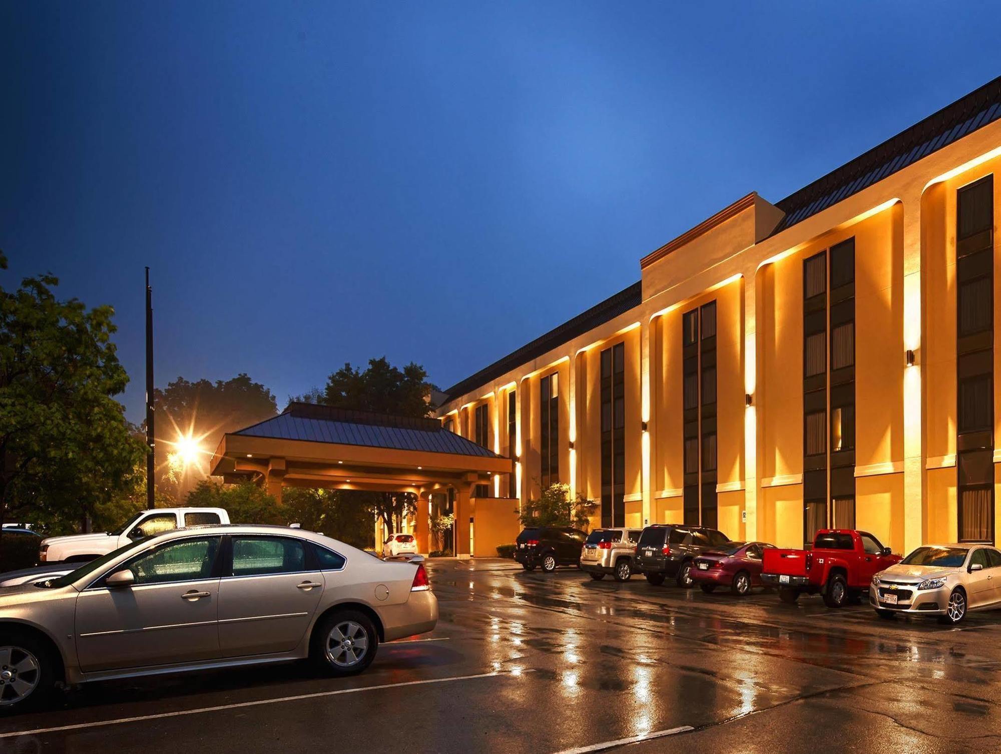 Days Inn By Wyndham Englewood Dayton Airport Exterior foto